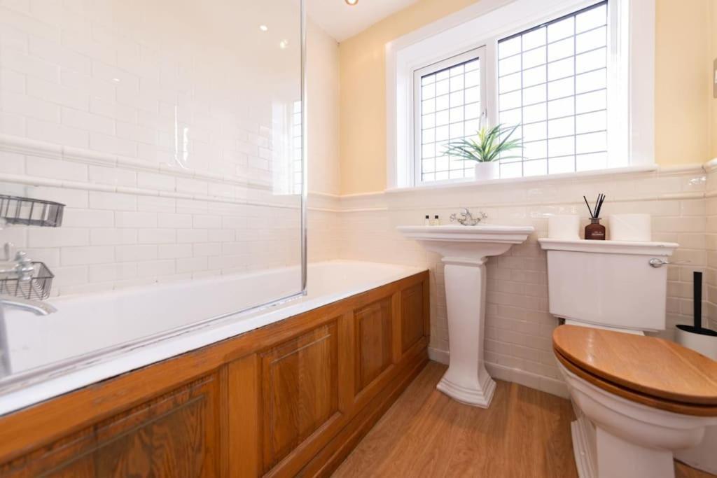 Ratby House - Spacious 3 Bed With Garden & Parking Earley Экстерьер фото